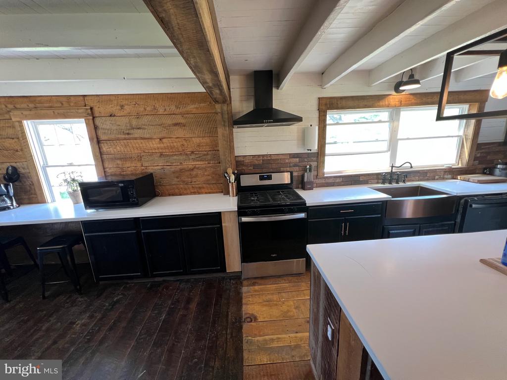 250 LOWER PINE GROVE ROAD