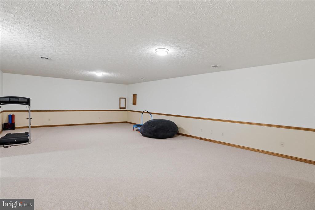 435 SUMMIT DRIVE