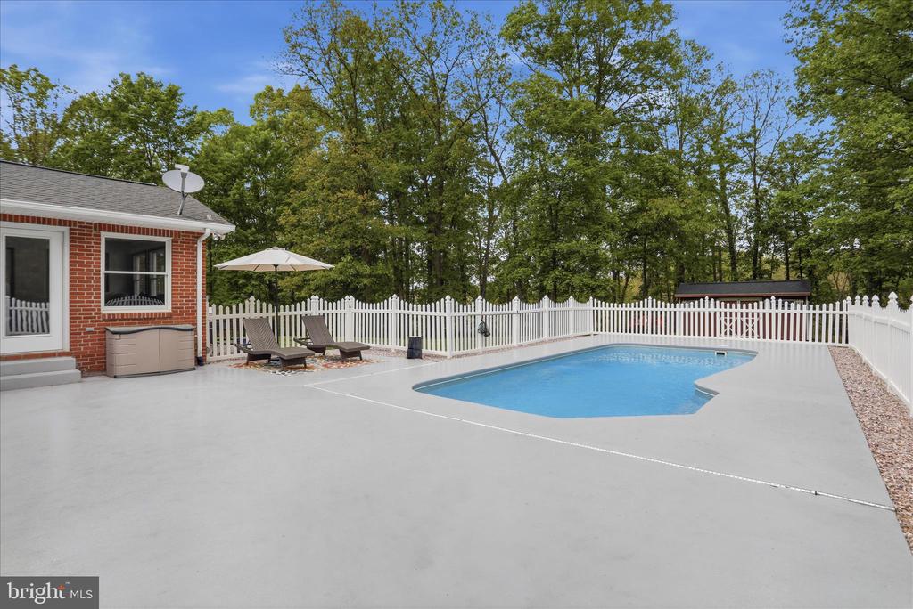 435 SUMMIT DRIVE
