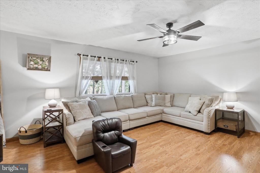 435 SUMMIT DRIVE