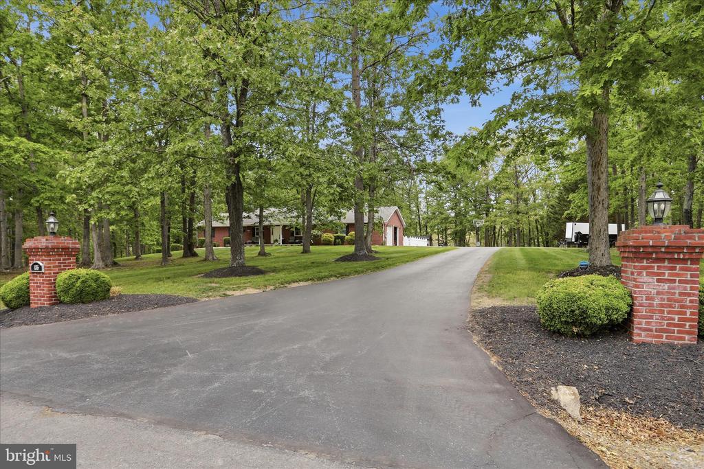 435 SUMMIT DRIVE