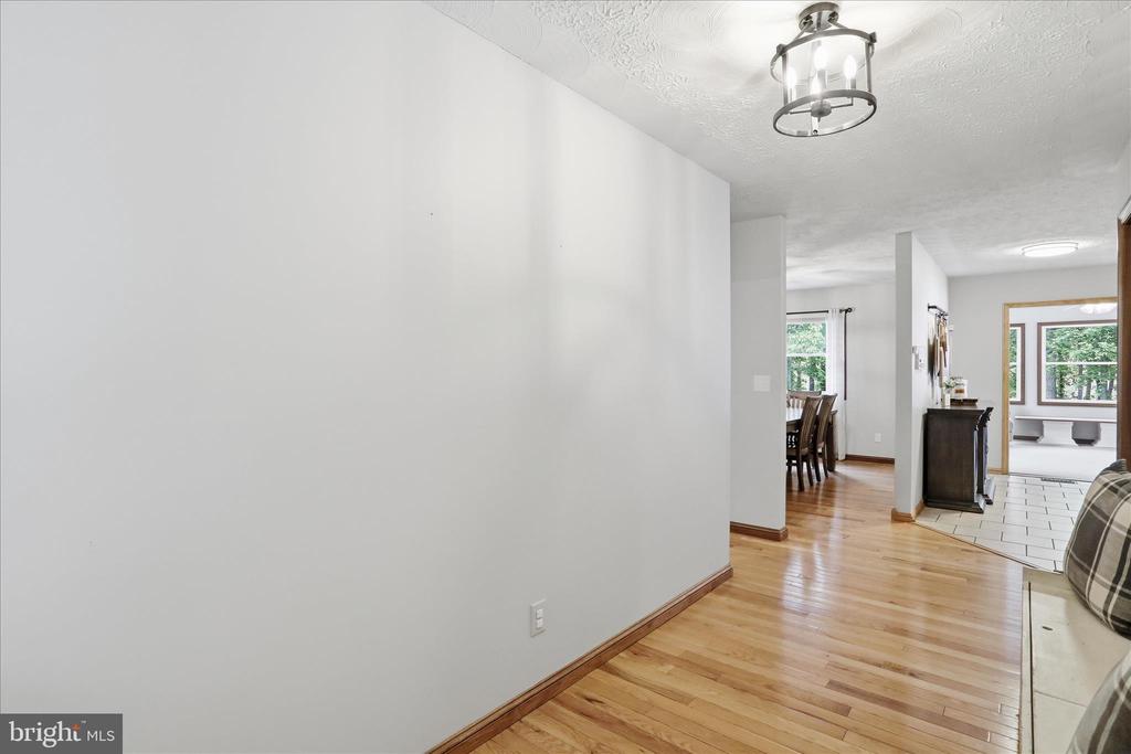 435 SUMMIT DRIVE
