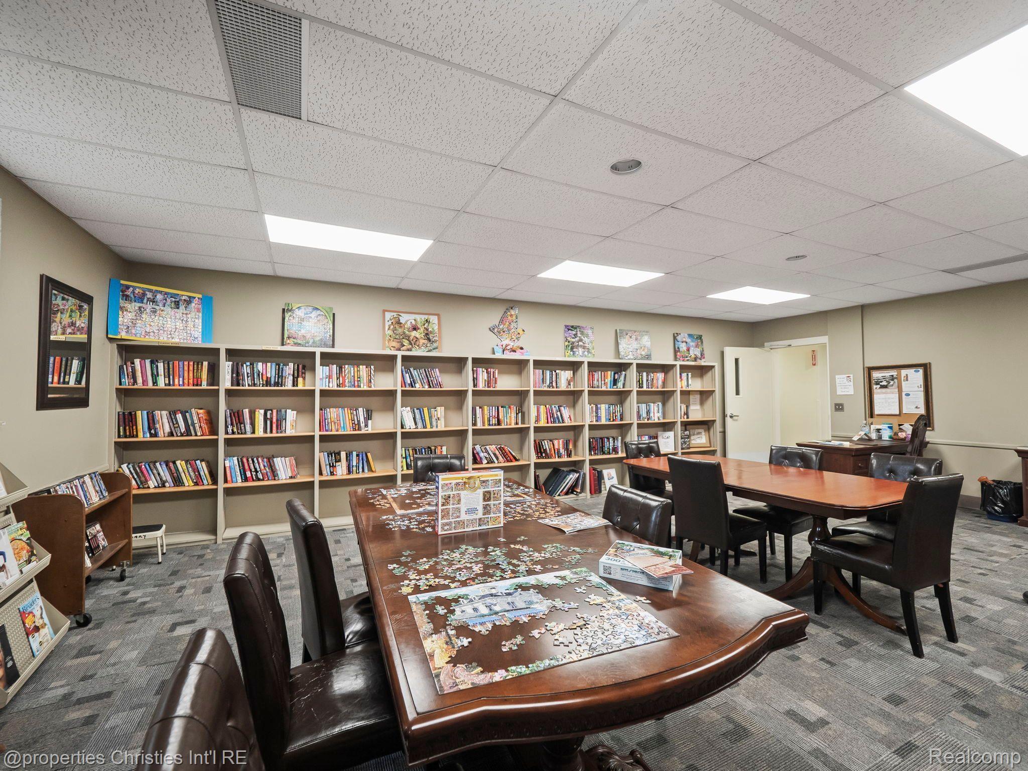 21800 MORLEY Avenue Unit: 402