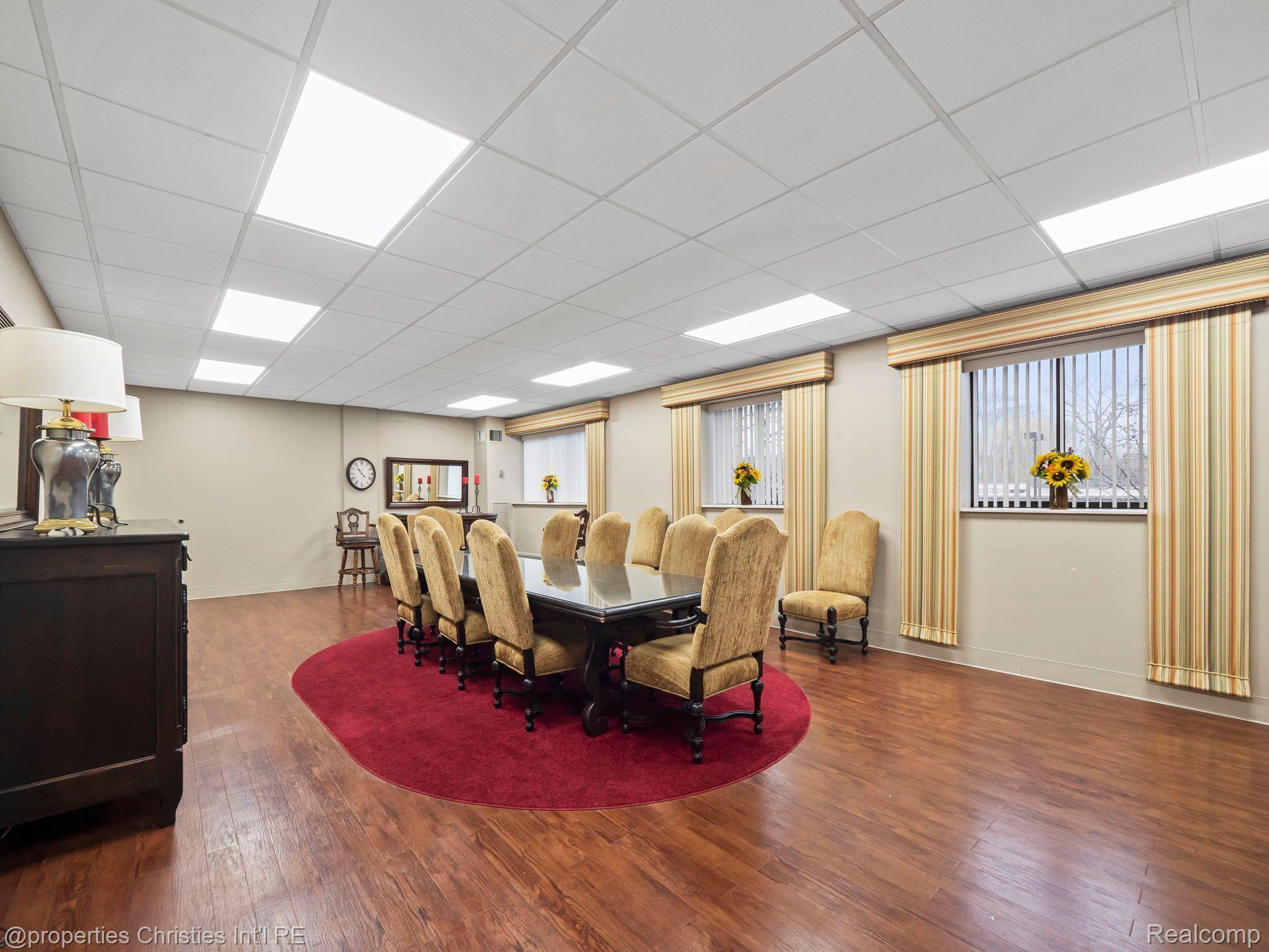 21800 MORLEY Avenue Unit: 402