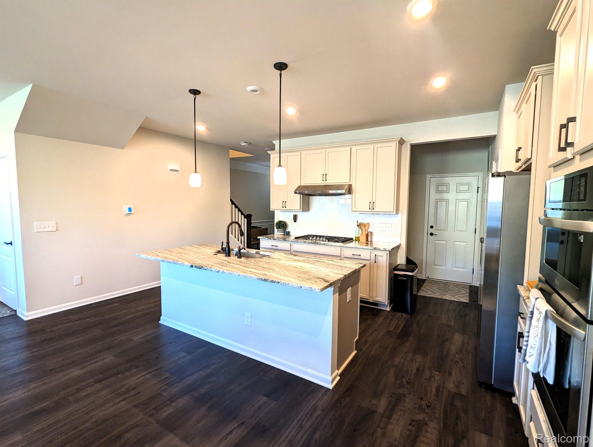 4709 BROOMFIELD Way