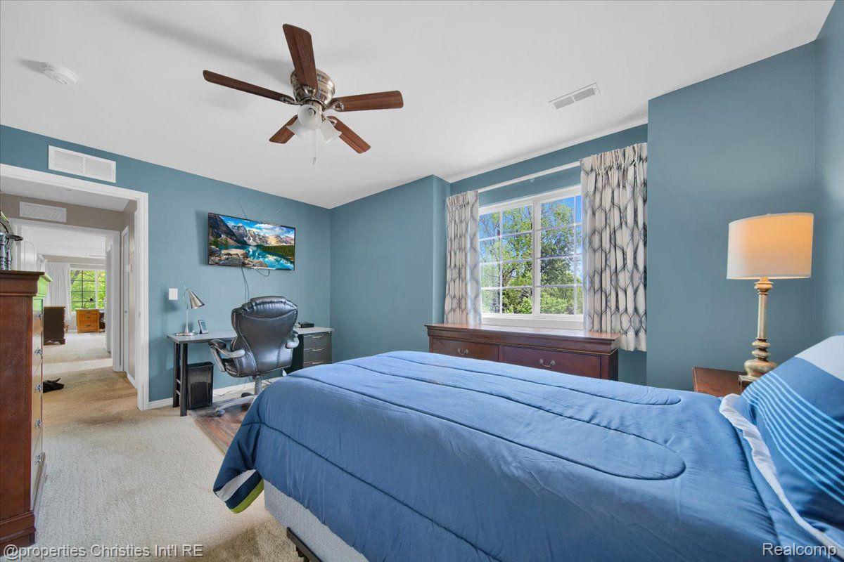 7033 BOULDER POINTE Drive
