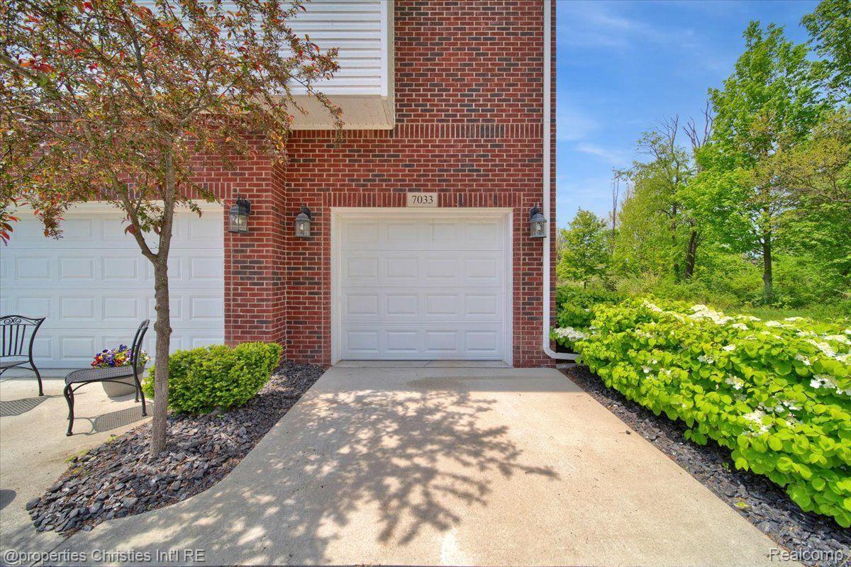 7033 BOULDER POINTE Drive