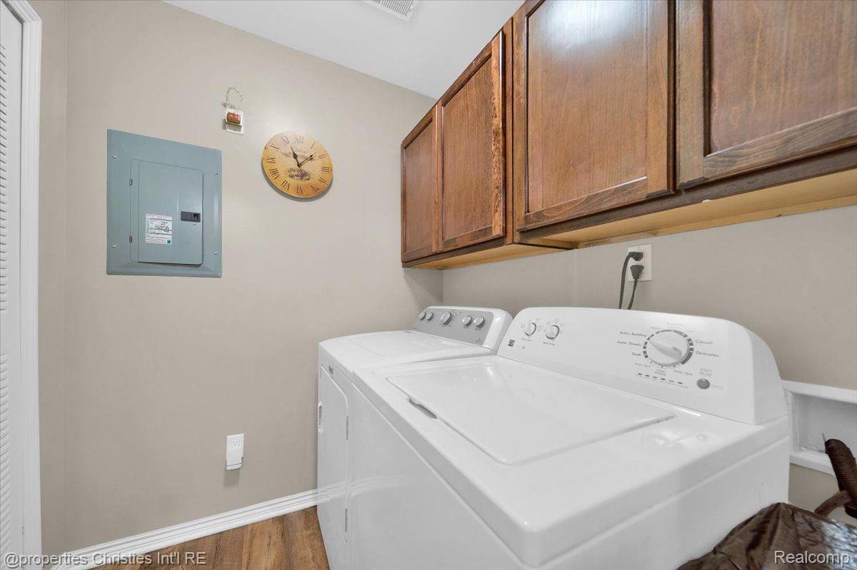 7033 BOULDER POINTE Drive