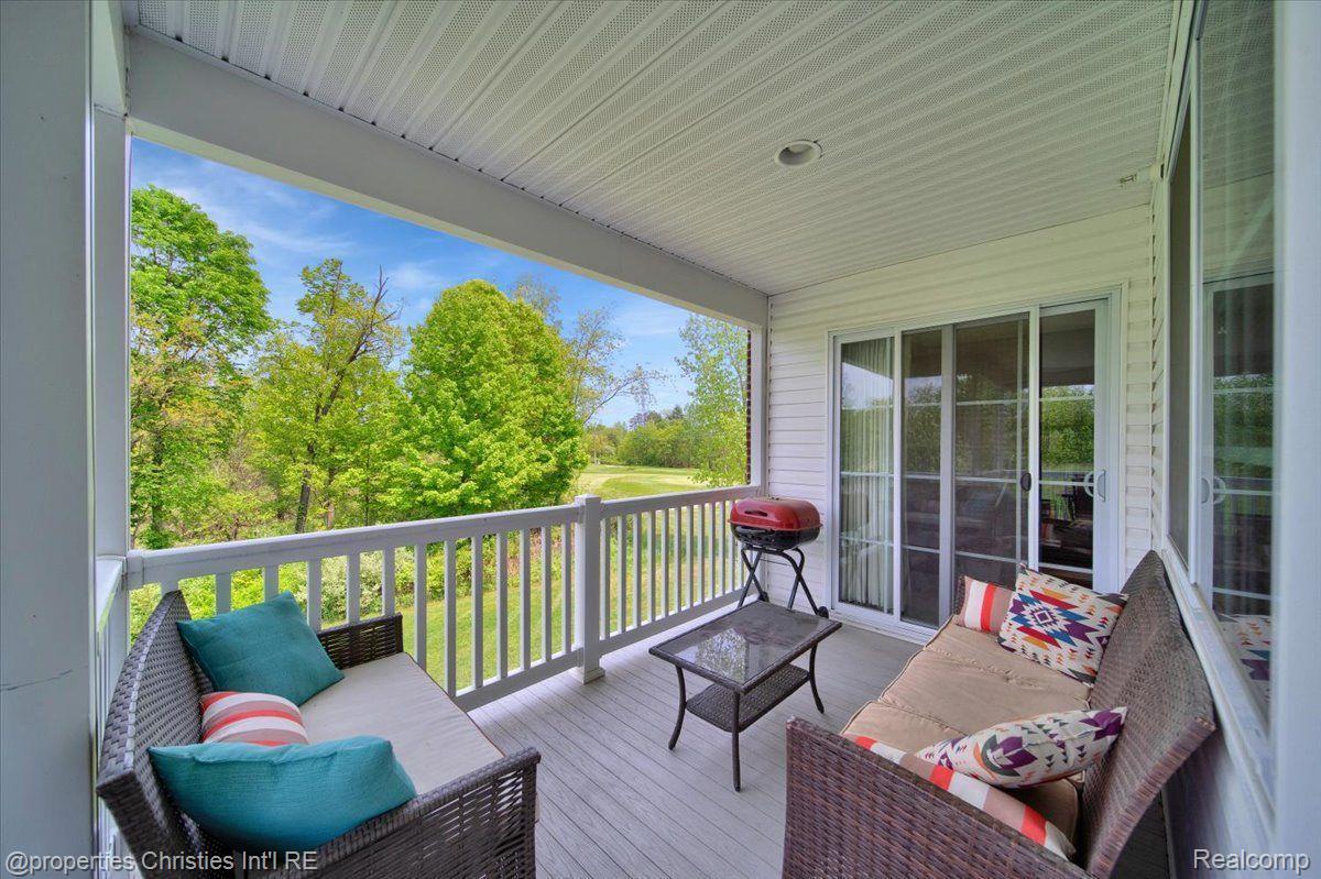7033 BOULDER POINTE Drive