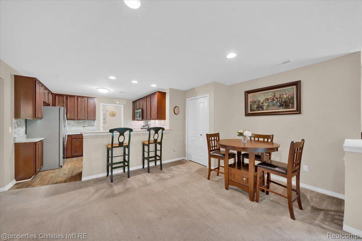 7033 BOULDER POINTE Drive
