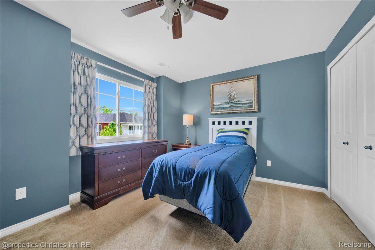 7033 BOULDER POINTE Drive