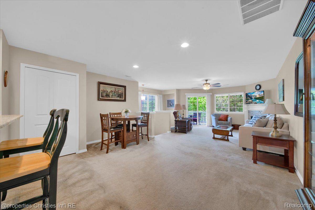 7033 BOULDER POINTE Drive
