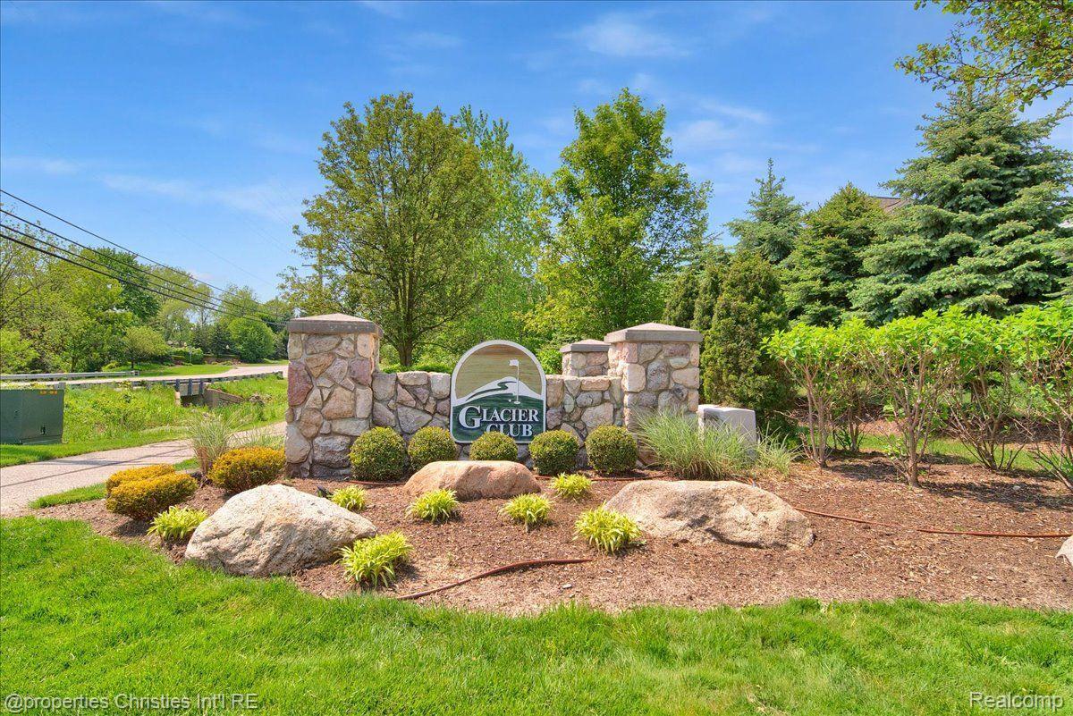 7033 BOULDER POINTE Drive