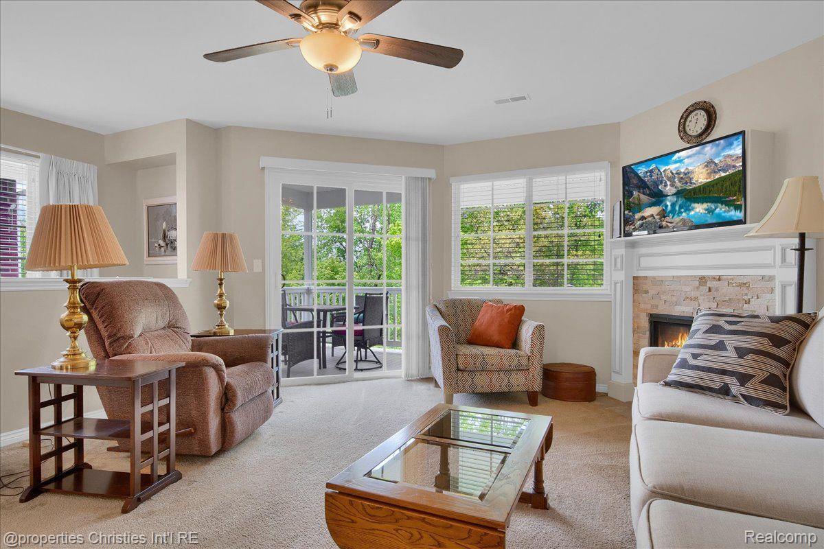 7033 BOULDER POINTE Drive