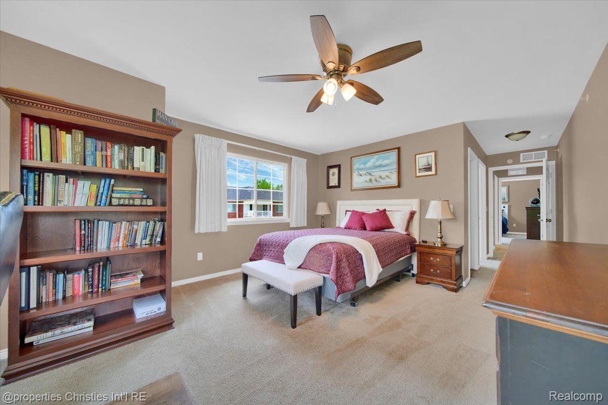 7033 BOULDER POINTE Drive