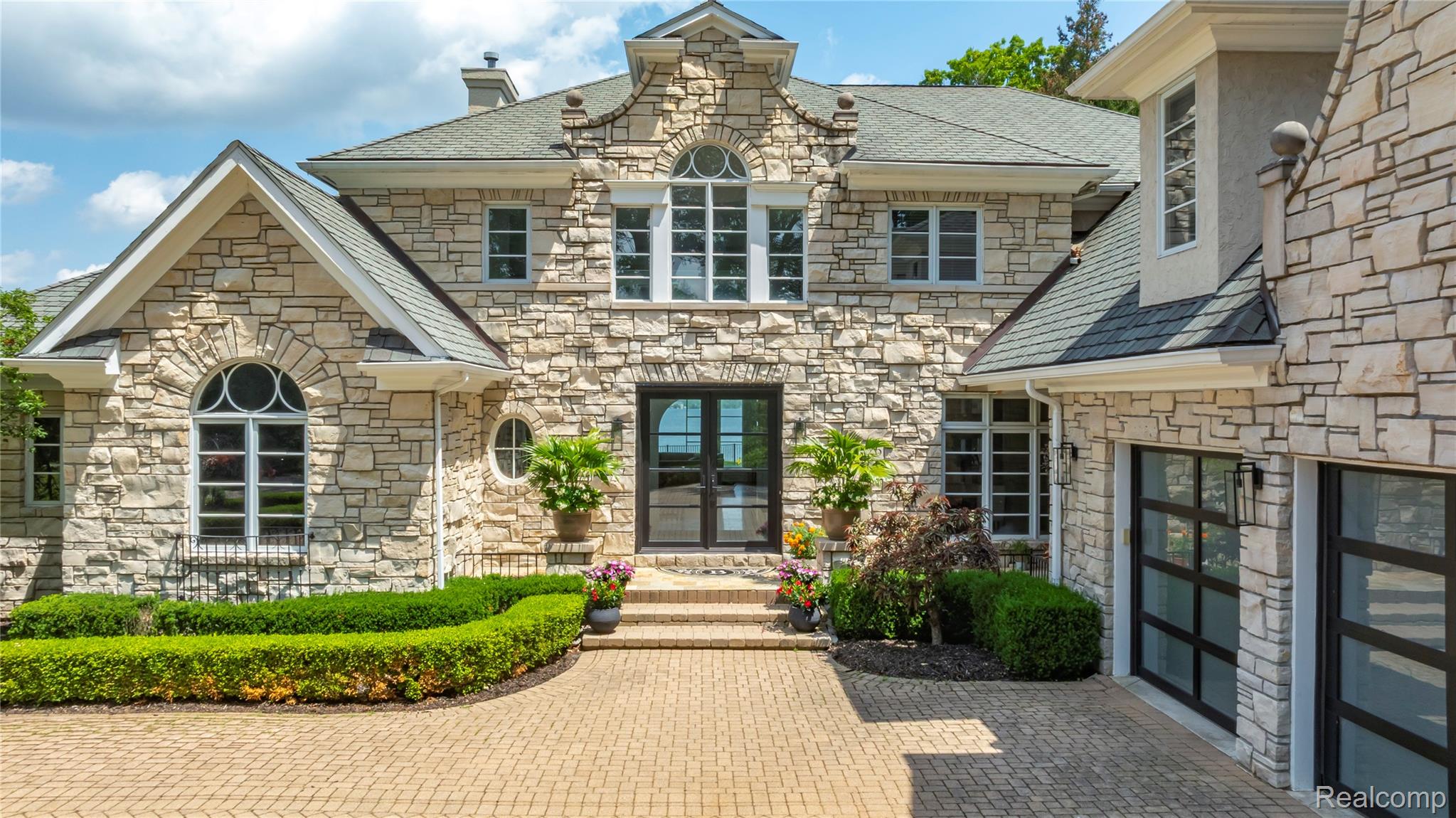 4326 COMMERCE Road