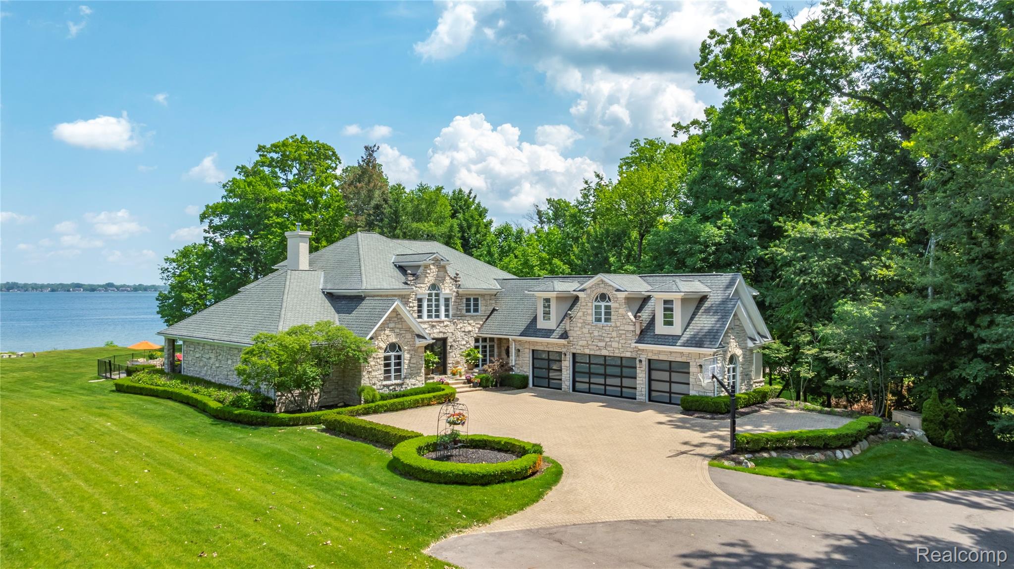 4326 COMMERCE Road