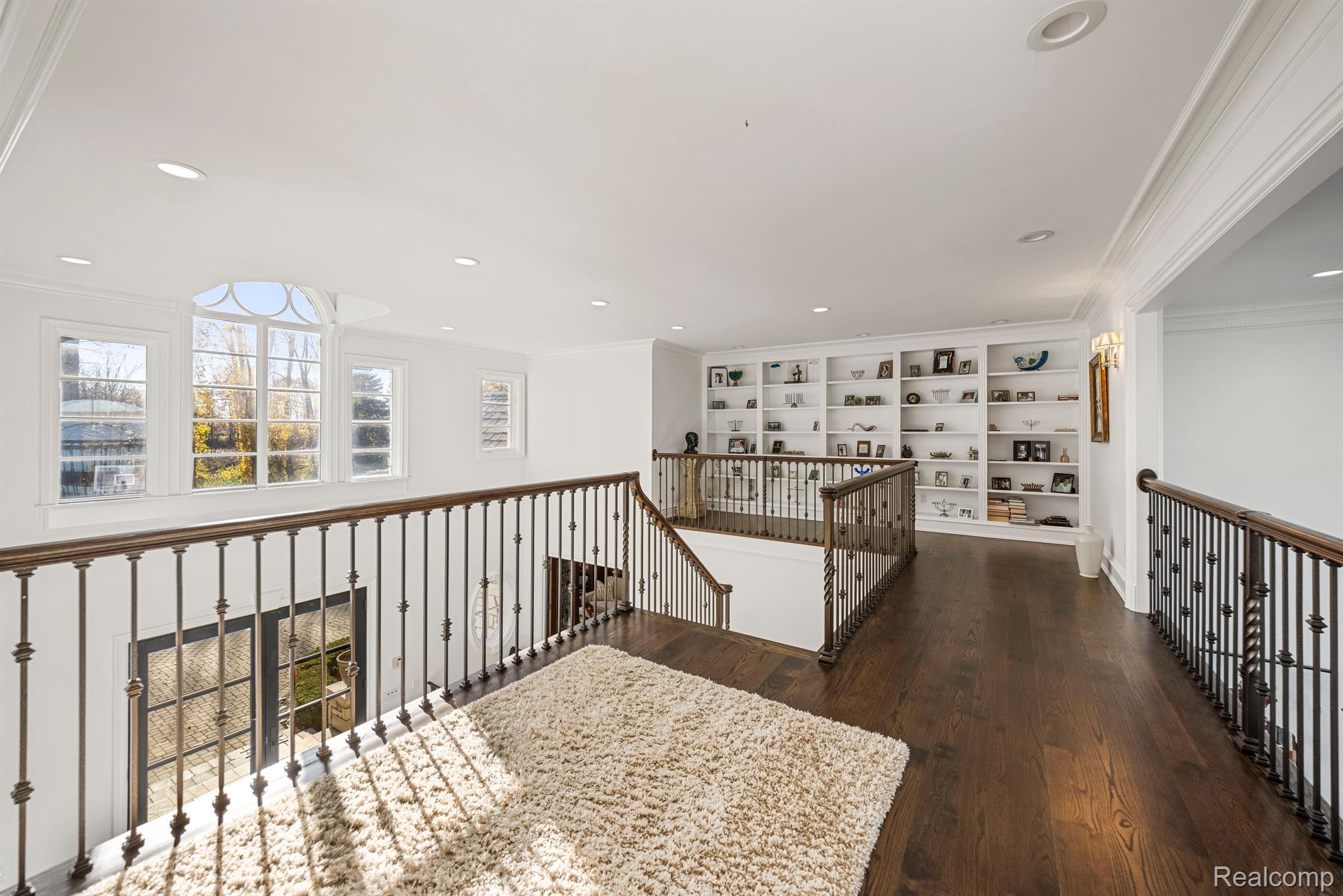 4326 COMMERCE Road