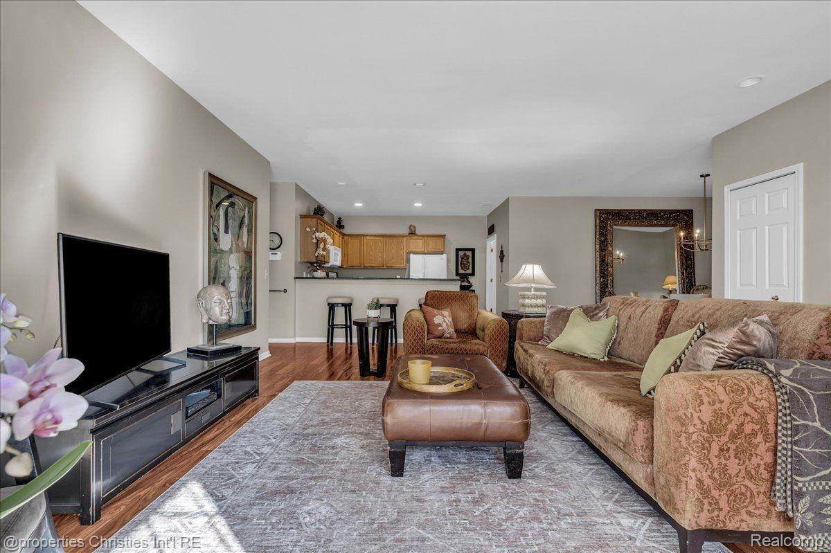 14222 MORAVIAN MANOR Circle