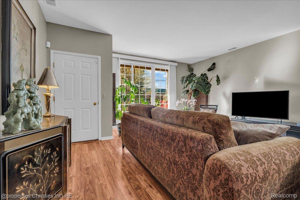 14222 MORAVIAN MANOR Circle