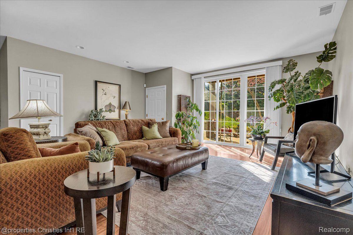 14222 MORAVIAN MANOR Circle