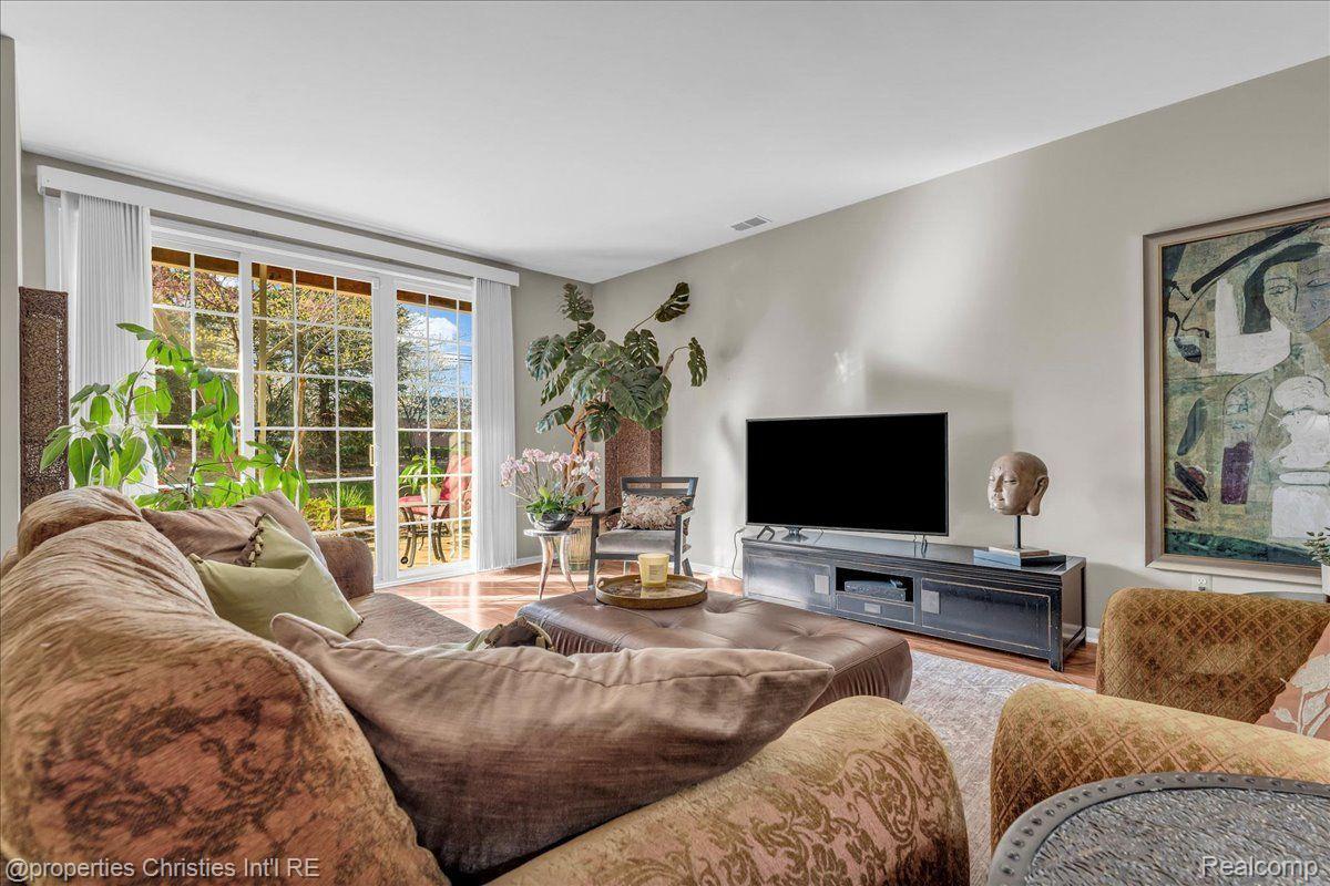 14222 MORAVIAN MANOR Circle