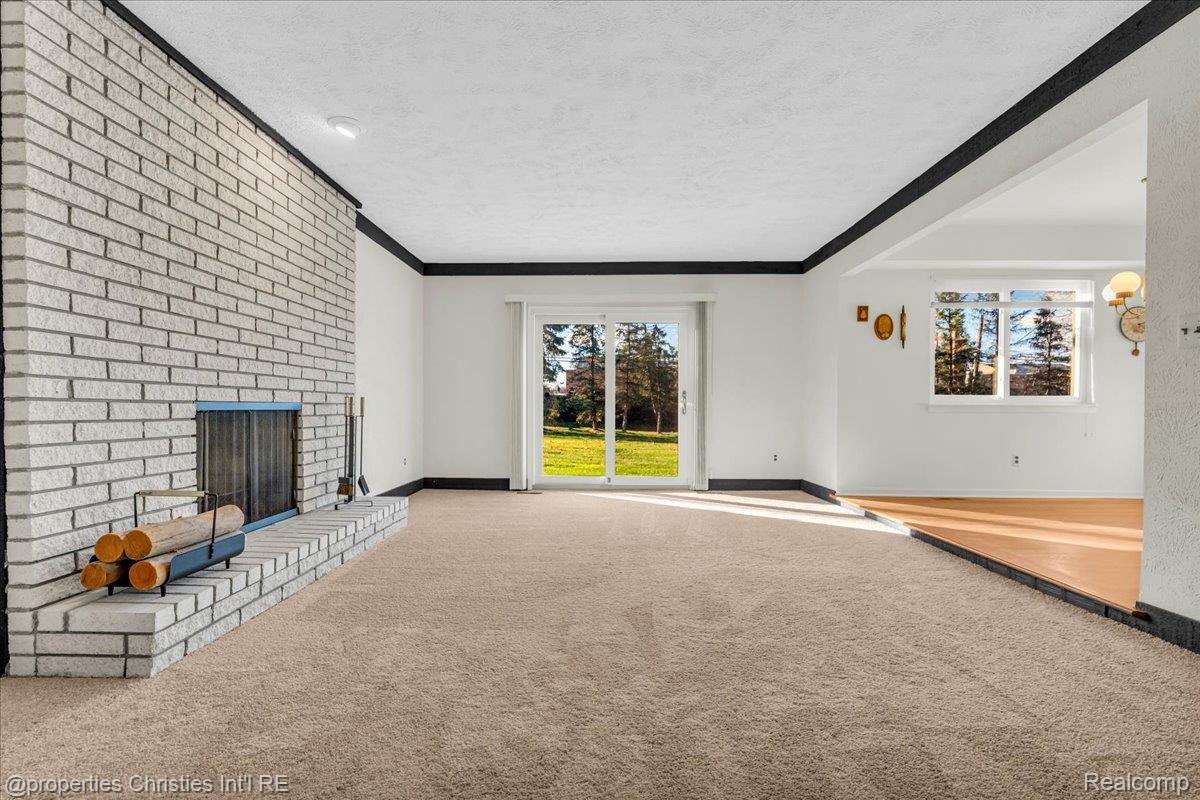 6260 Nicholas Drive