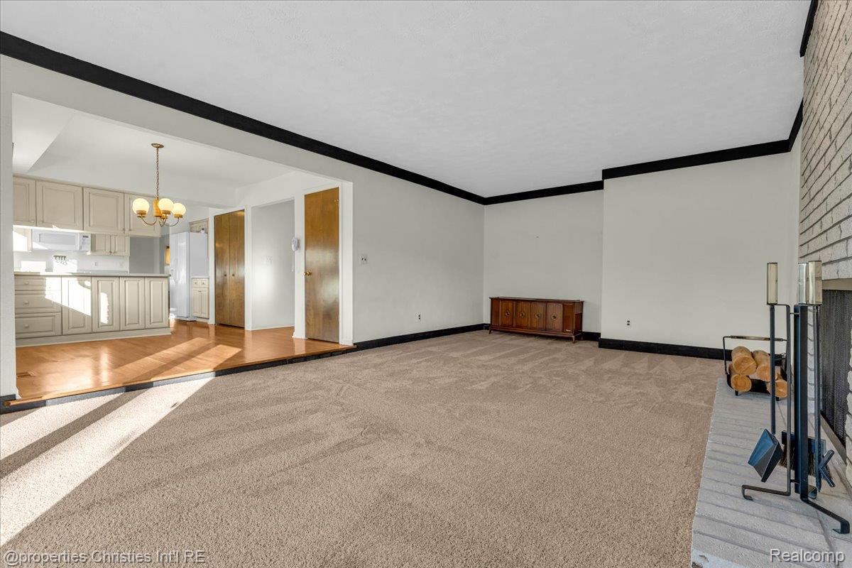6260 Nicholas Drive