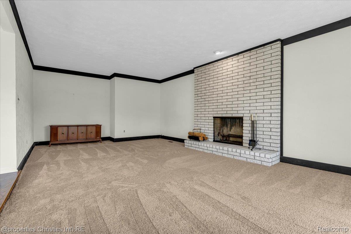 6260 Nicholas Drive