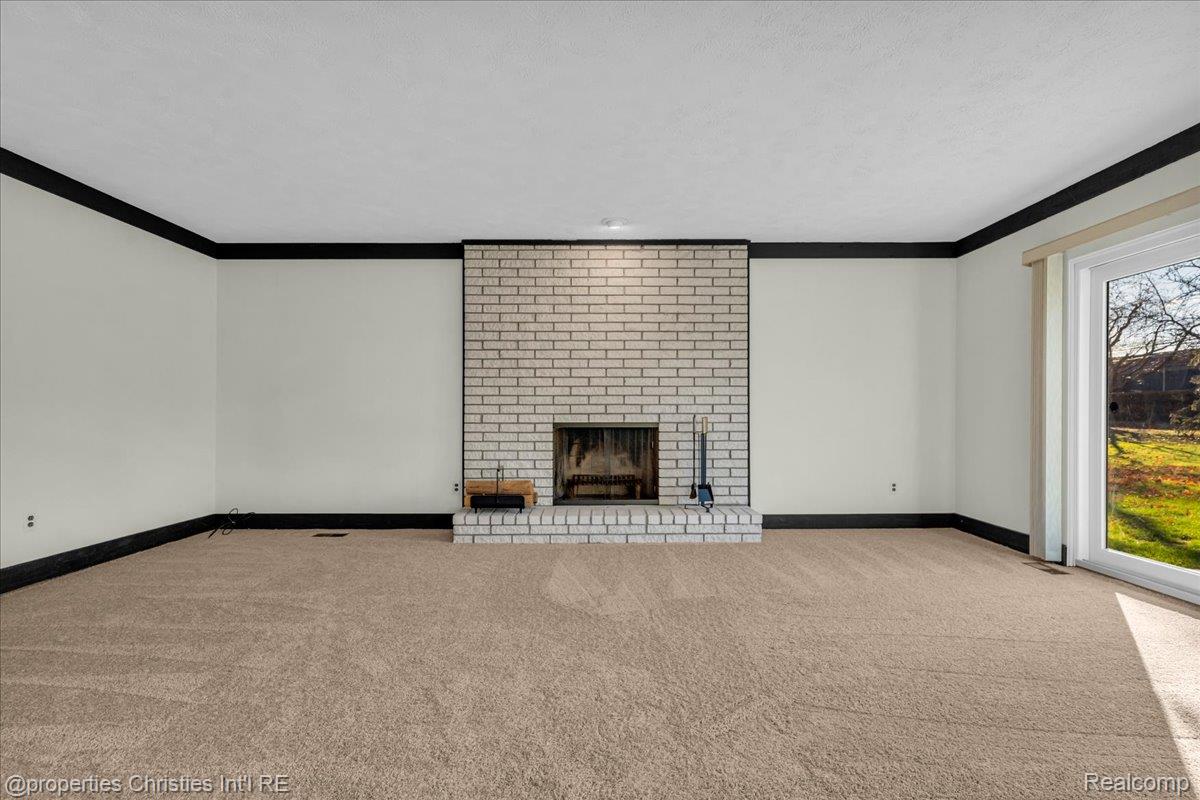 6260 Nicholas Drive