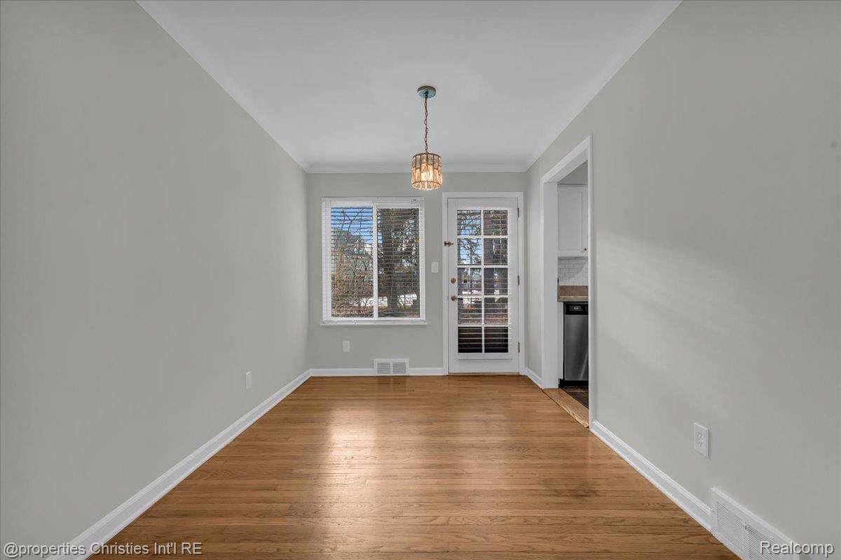 1039 N Old Woodward Avenue 3