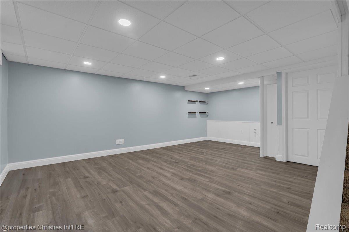 1039 N Old Woodward Avenue 3