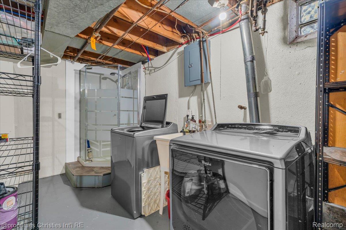 1039 N Old Woodward Avenue 3