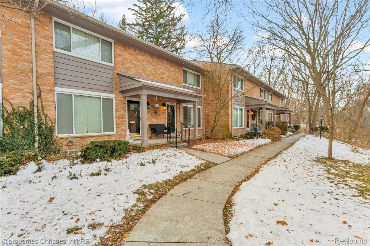 1039 N Old Woodward Avenue 3