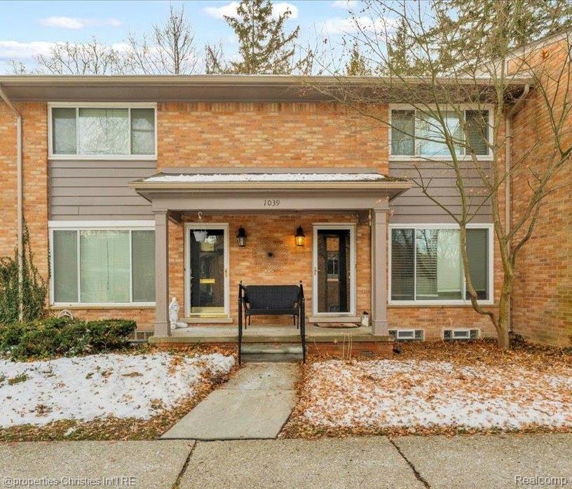 1039 N Old Woodward Avenue 3