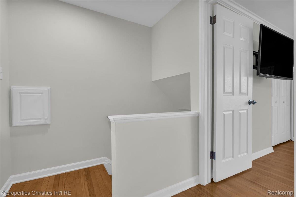 1039 N Old Woodward Avenue 3