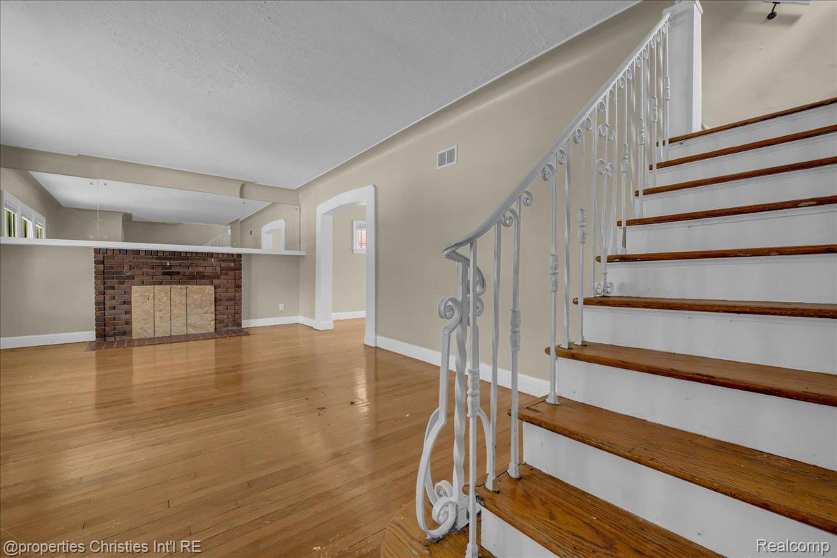 17600 Santa Barbara Drive