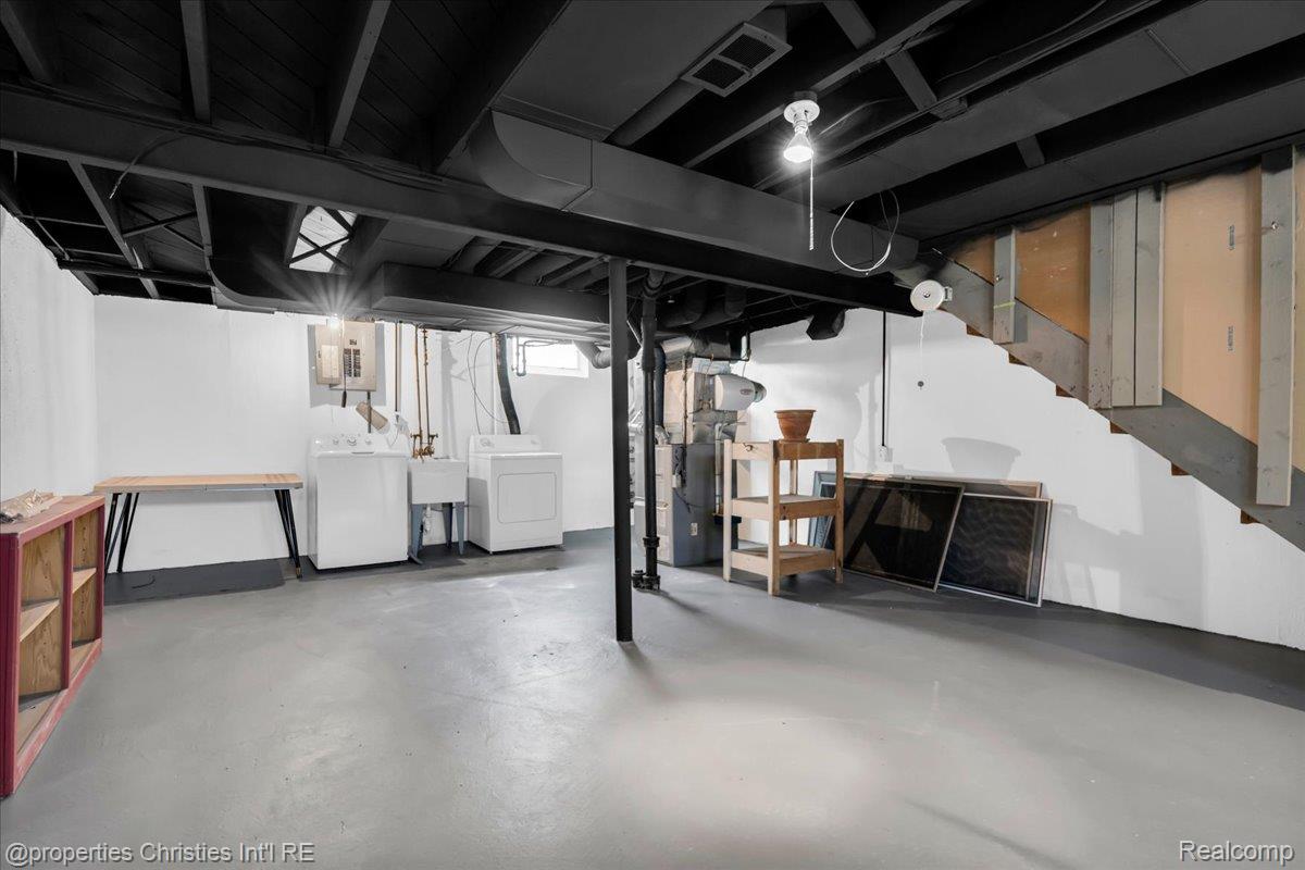 1035 N Old Woodward Avenue