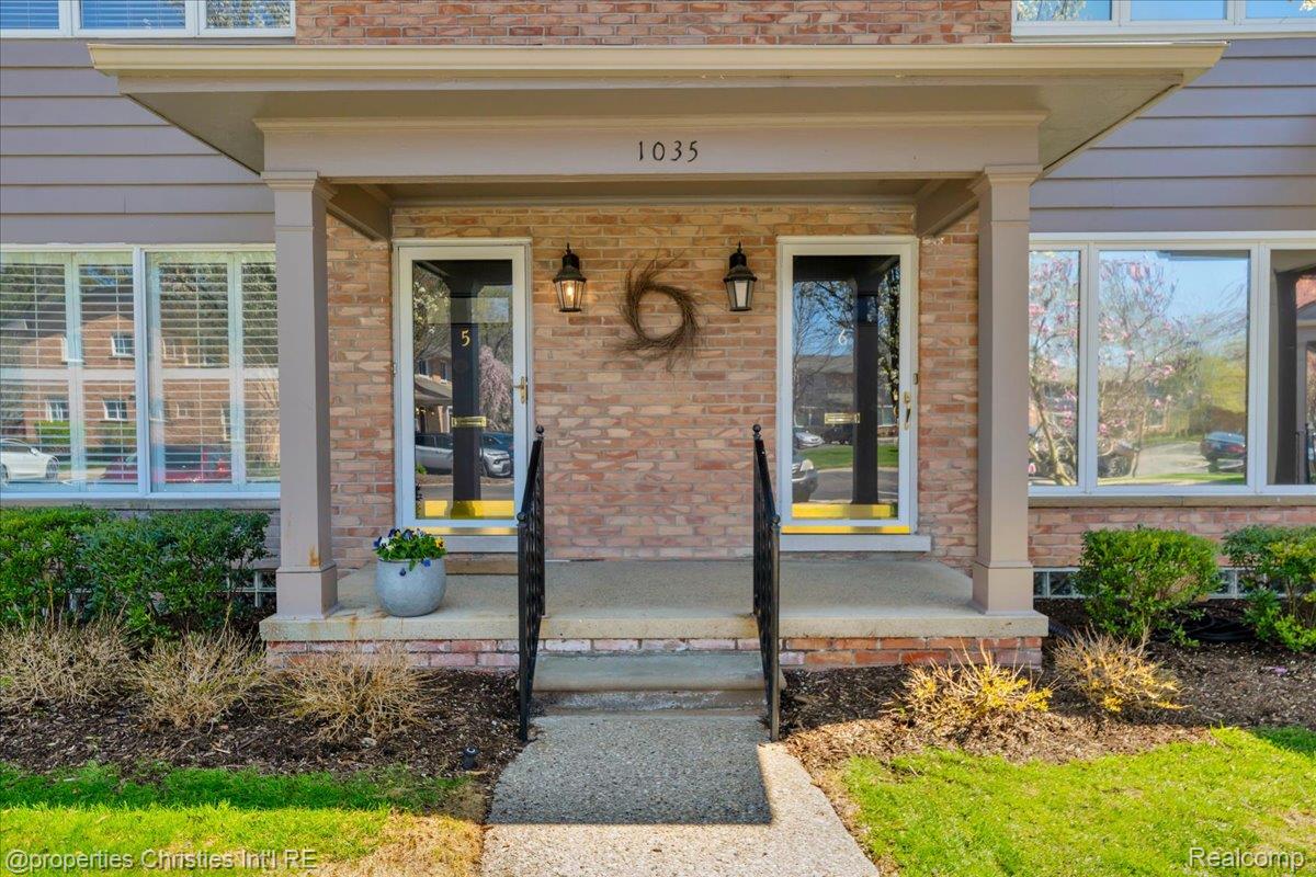 1035 N Old Woodward Avenue