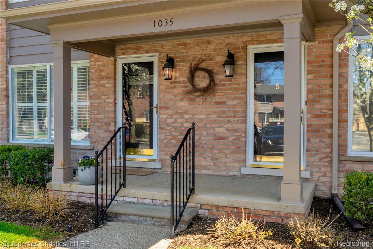 1035 N Old Woodward Avenue