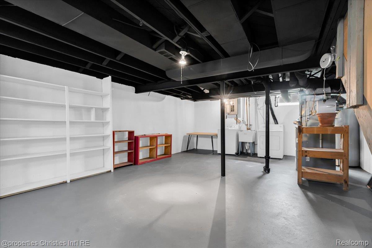 1035 N Old Woodward Avenue