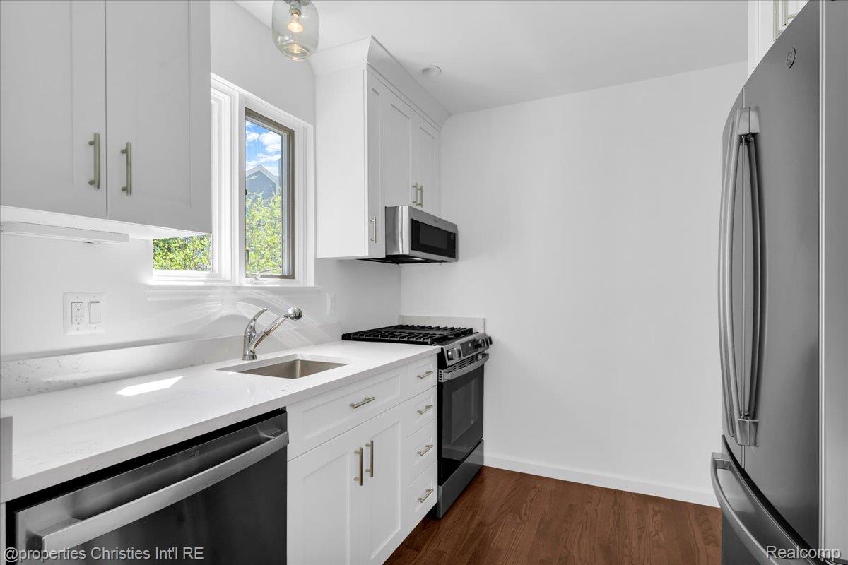 1035 N Old Woodward Avenue