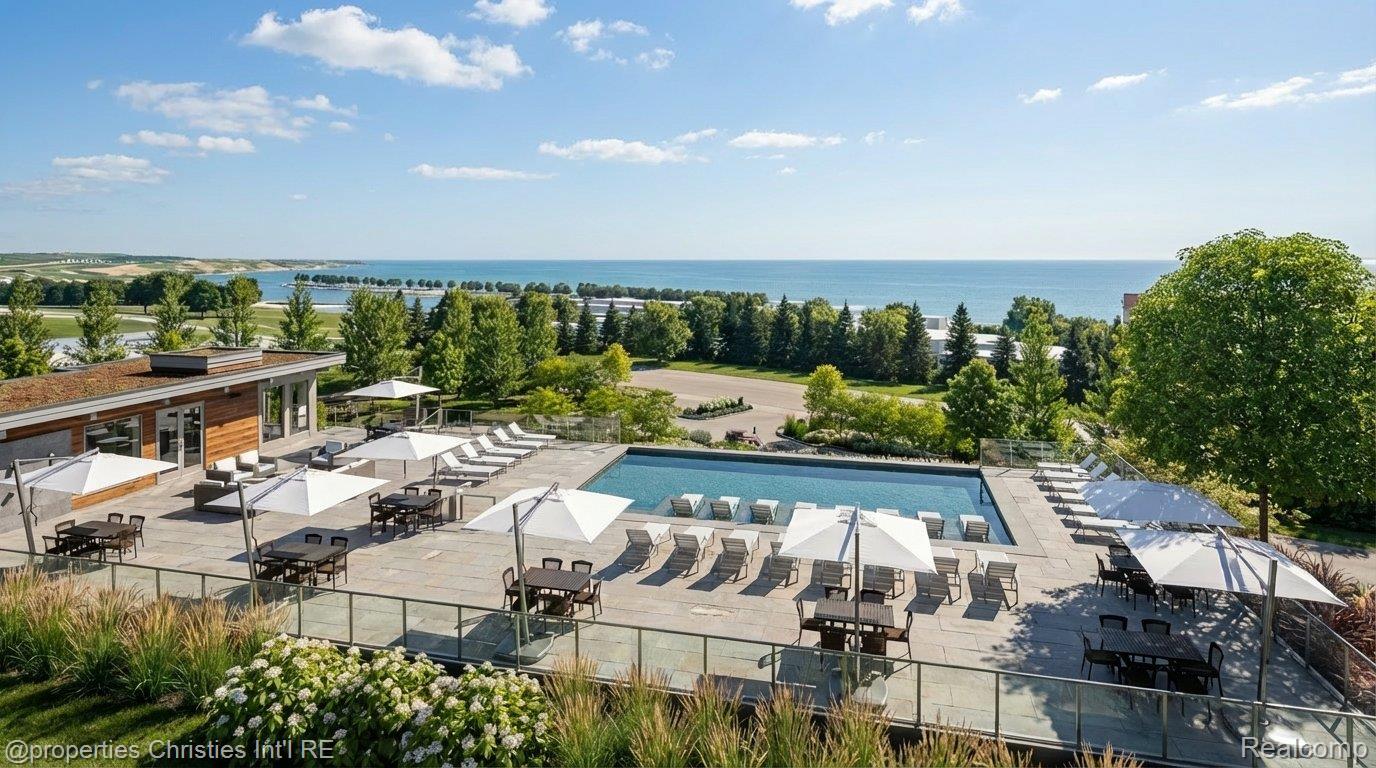 3575 Charlevoix Avenue 25