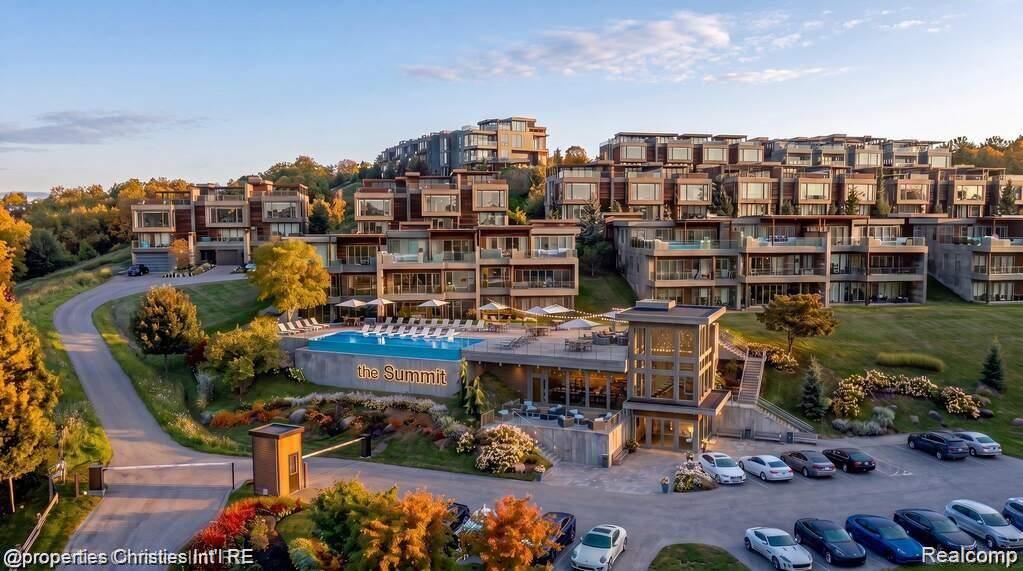 3575 Charlevoix Avenue 10