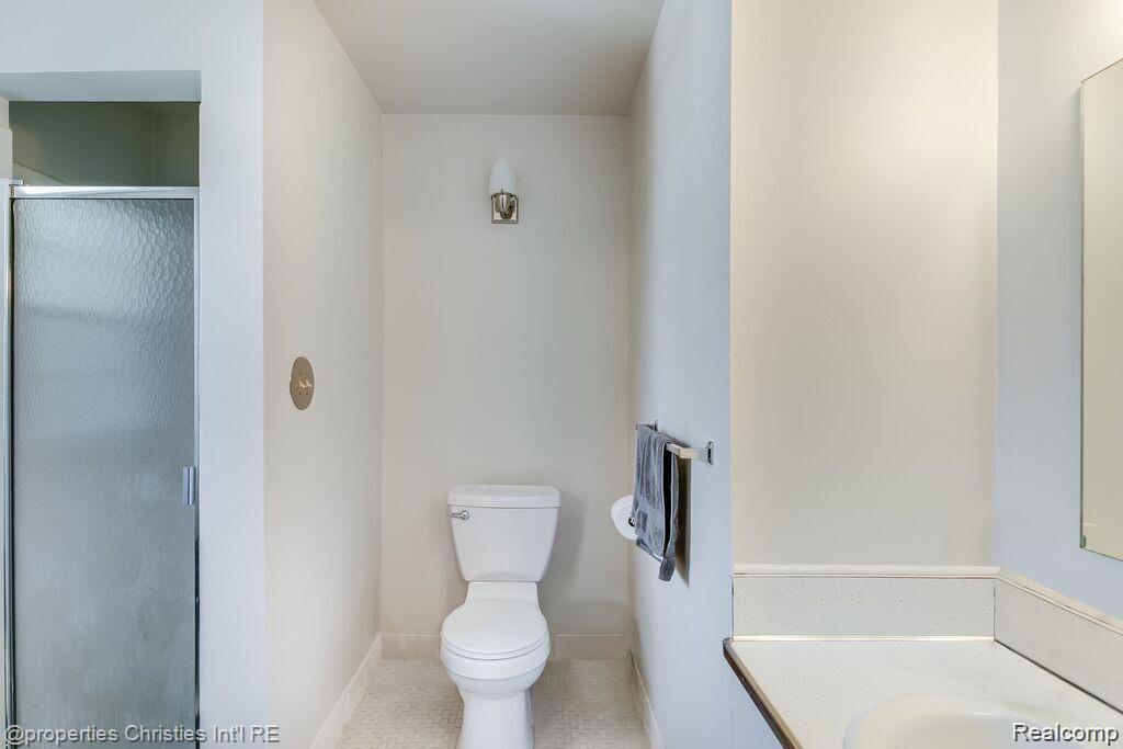 215 Woodsboro Drive