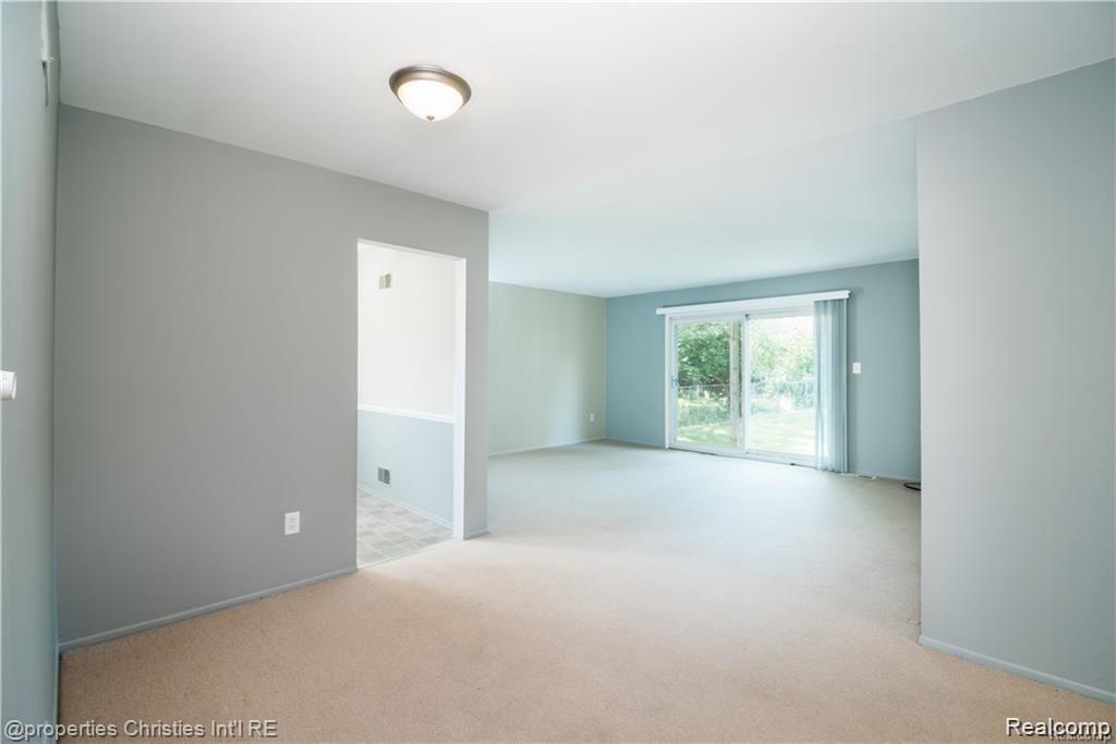 215 Woodsboro Drive