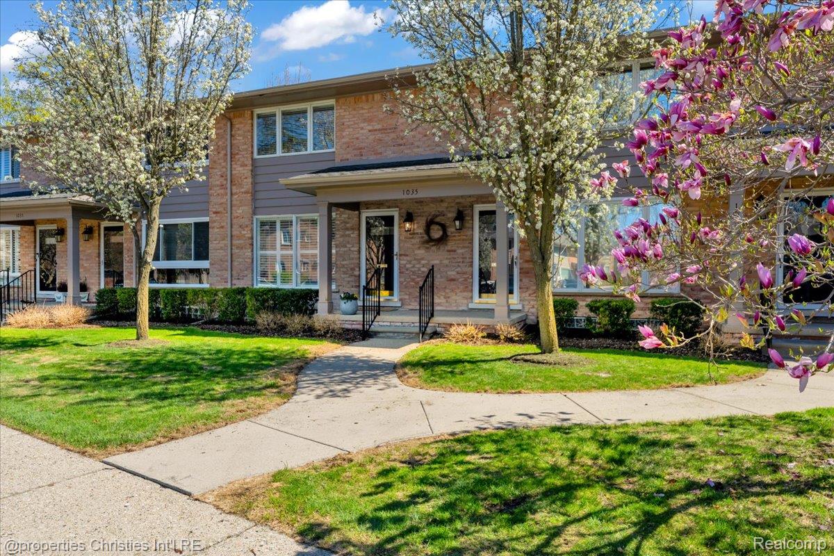 1035 N Old Woodward Avenue 5