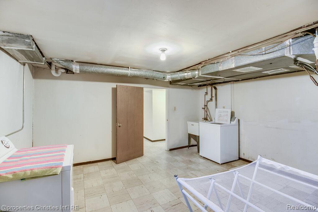 215 Woodsboro Drive