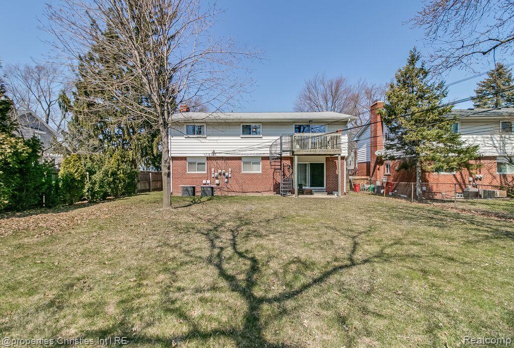 215 Woodsboro Drive