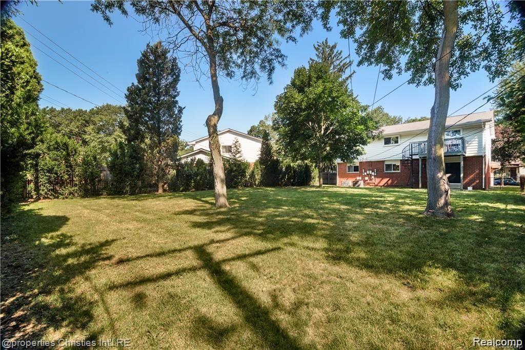 215 Woodsboro Drive